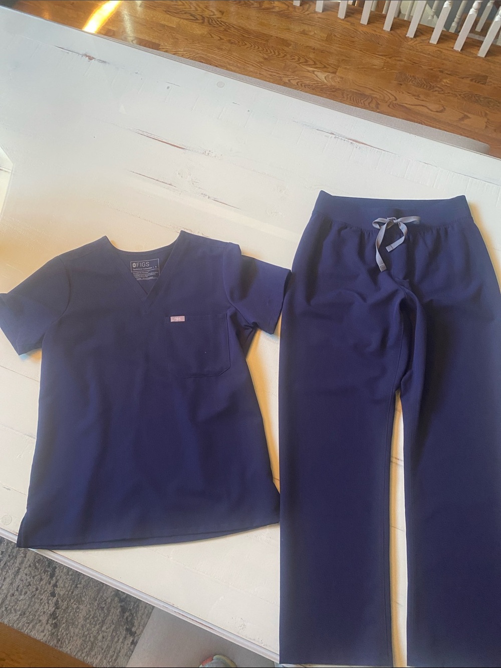 Figs Scrub set small petite basic pant. Catarina one pocket scrub top small.